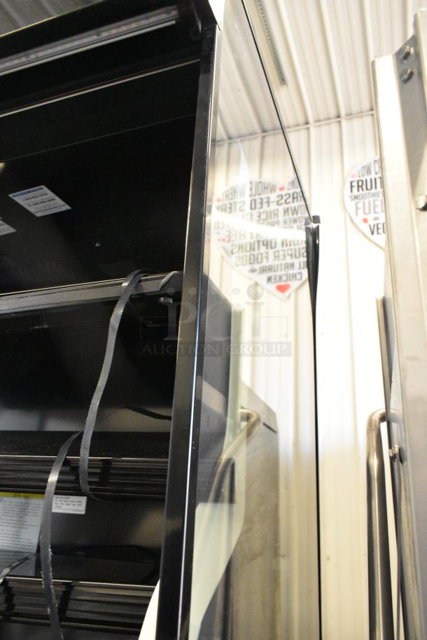 BRAND NEW SCRATCH AND DENT! 2024 Hussmann MDN3575B1A Metal Commercial Grab N Go Merchandiser. See Pictures for Broken Glass. 120 Volts, 1 Phase. Cannot Test Due To Plug Style - Image 5 of 8