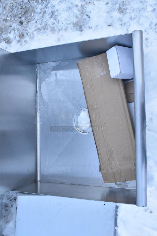 BRAND NEW SCRATCH AND DENT! Stainless Steel Single Bay Sink. - Image 2 of 6