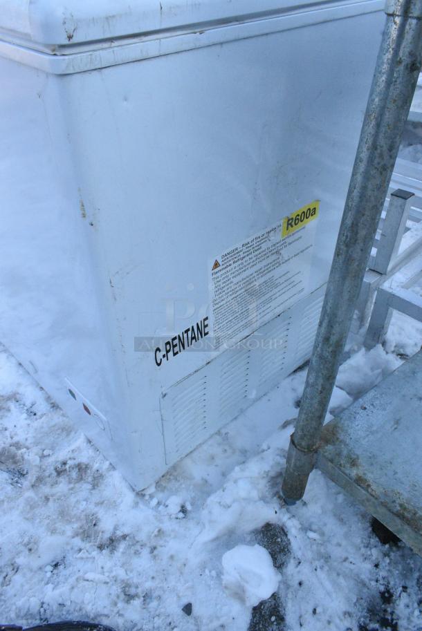General Electric GE Chest Freezer w/ Hinge Lid. 115 Volts, 1 Phase. - Image 5 of 9