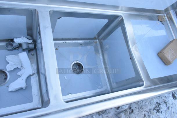 BRAND NEW SCRATCH AND DENT! Regency 600S31818218 94" 16 Gauge Stainless Steel Three Compartment Commercial Sink with Cross Bracing and 2 Drainboards - 18" x 18" x 14" Bowls. - Image 5 of 9