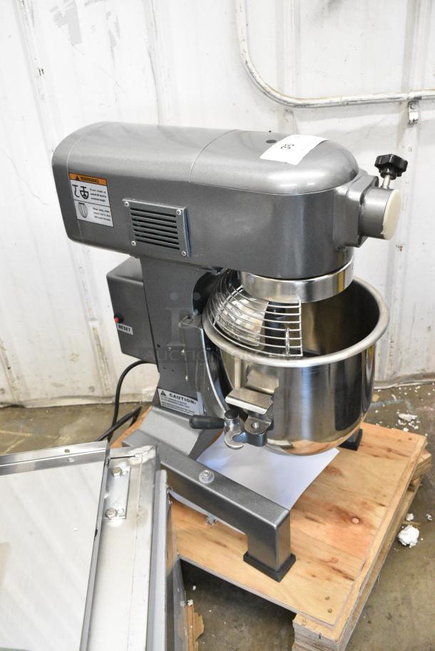 BRAND NEW SCRATCH AND DENT! Avantco 177MX10H Metal Commercial 10 Quart Planetary Dough Mixer w/ Stainless Steel Mixing Bowl, Bowl Guard, Dough Hook, Whisk and Paddle Attachments. 120 Volts, 1 Phase. Tested and Working! - Image 9 of 9