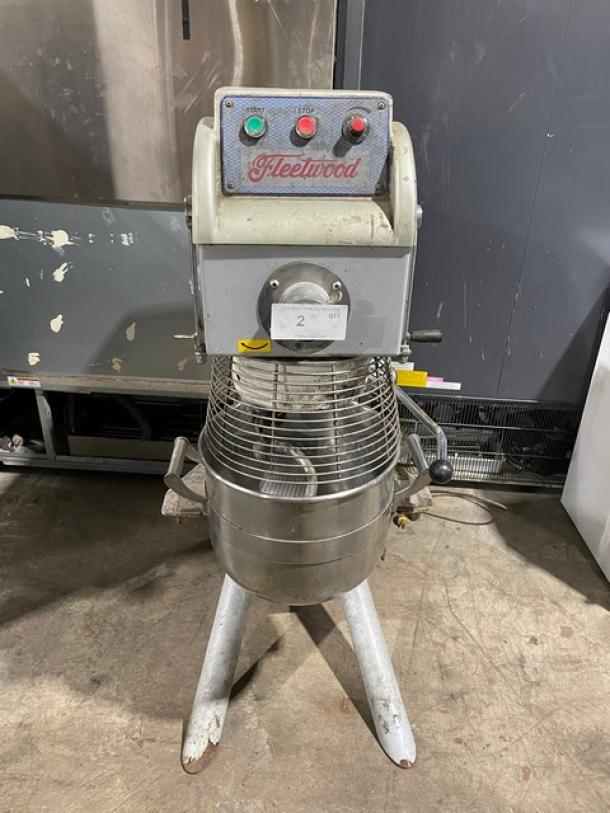 Fleetwood Star Mix Commercial Floor Model 30 Quart Planetary Mixer! With Stainless Steel Bowl Guard & Mixing Bowl! With Dough Hook Attachment! Model: PL30HA SN: 319282! 115V 1 Phase! - Image 1 of 12