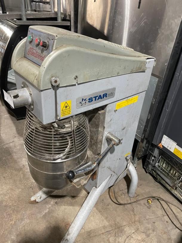 Fleetwood Star Mix Commercial Floor Model 30 Quart Planetary Mixer! With Stainless Steel Bowl Guard & Mixing Bowl! With Dough Hook Attachment! Model: PL30HA SN: 319282! 115V 1 Phase! - Image 2 of 12