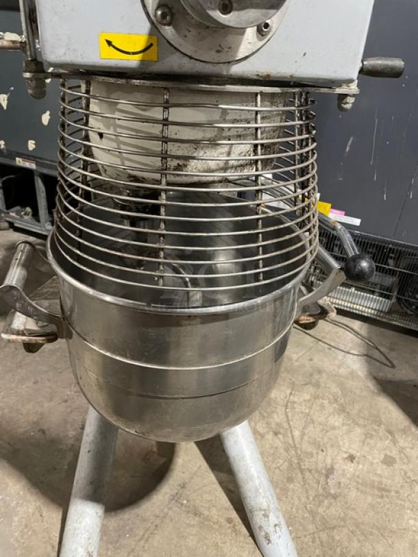 Fleetwood Star Mix Commercial Floor Model 30 Quart Planetary Mixer! With Stainless Steel Bowl Guard & Mixing Bowl! With Dough Hook Attachment! Model: PL30HA SN: 319282! 115V 1 Phase! - Image 6 of 12