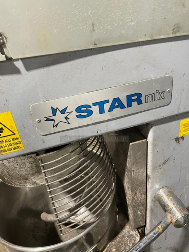 Fleetwood Star Mix Commercial Floor Model 30 Quart Planetary Mixer! With Stainless Steel Bowl Guard & Mixing Bowl! With Dough Hook Attachment! Model: PL30HA SN: 319282! 115V 1 Phase! - Image 8 of 12