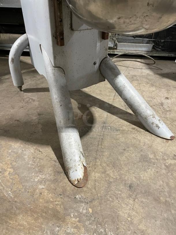 Fleetwood Star Mix Commercial Floor Model 30 Quart Planetary Mixer! With Stainless Steel Bowl Guard & Mixing Bowl! With Dough Hook Attachment! Model: PL30HA SN: 319282! 115V 1 Phase! - Image 10 of 12