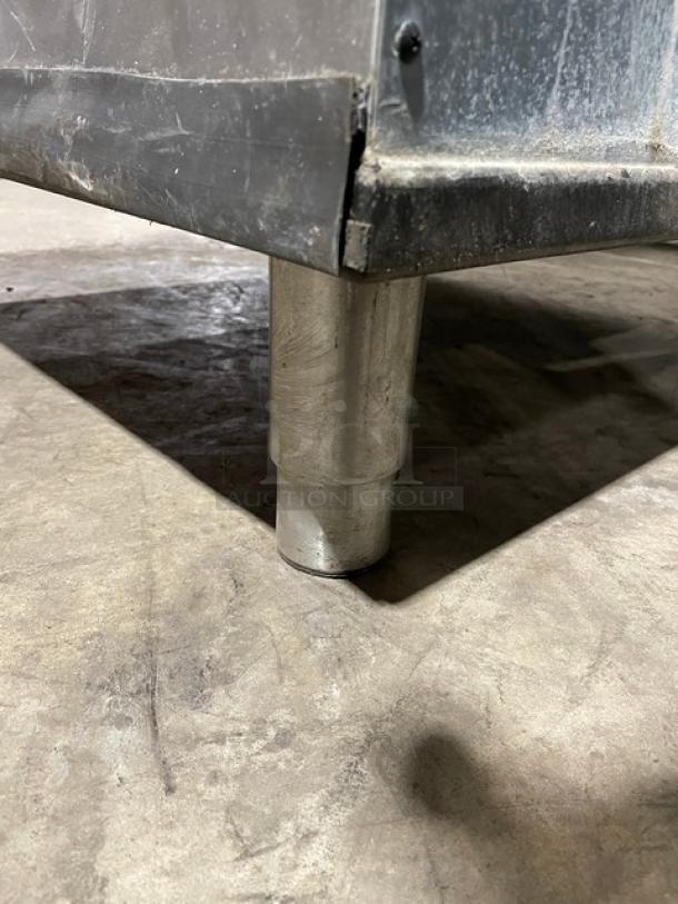 Manitowoc Indigo Series Commercial Stainless Steel Air Cooled Half Cube Ice Machine Head! Energy Star Certified! Model: IY0304A-161 SN: 1120177927! With Manitowoc Commercial Ice Bin! Model: B170 SN: 1120123071! 115V 1 Phase! On Legs! - Image 11 of 13