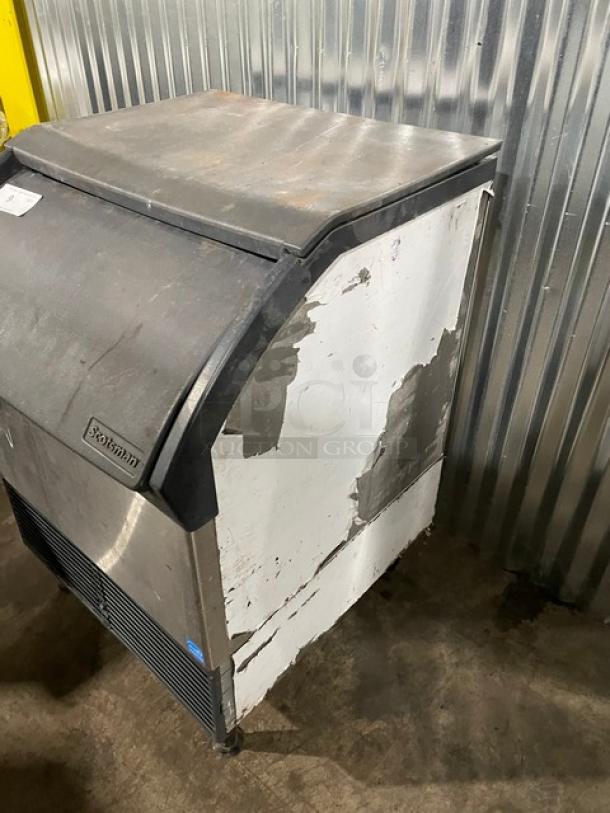 Scotsman Prodigy Series Commercial Stainless Steel Air-Cooled Undercounter Medium Cubed Ice Machine/Storage Bin Combo! Energy Star Certified! With Top Sliding Lid! Model: CU2026MA-1A SN: 10061320010830! 115V 1 Phase! On Legs! - Image 2 of 12