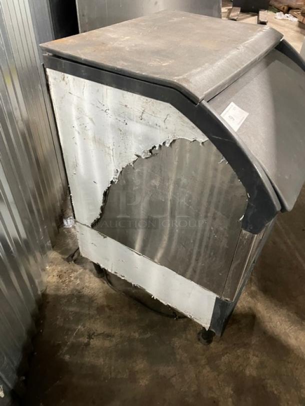 Scotsman Prodigy Series Commercial Stainless Steel Air-Cooled Undercounter Medium Cubed Ice Machine/Storage Bin Combo! Energy Star Certified! With Top Sliding Lid! Model: CU2026MA-1A SN: 10061320010830! 115V 1 Phase! On Legs! - Image 4 of 12