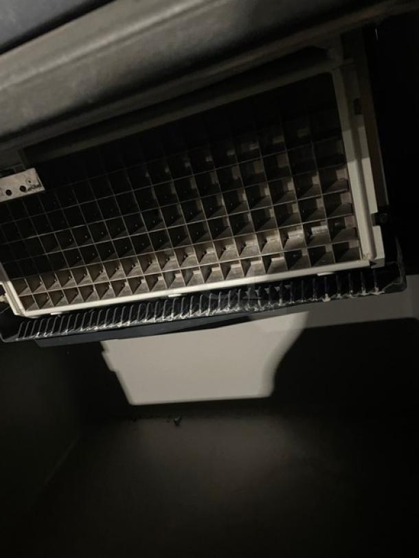Scotsman Prodigy Series Commercial Stainless Steel Air-Cooled Undercounter Medium Cubed Ice Machine/Storage Bin Combo! Energy Star Certified! With Top Sliding Lid! Model: CU2026MA-1A SN: 10061320010830! 115V 1 Phase! On Legs! - Image 7 of 12