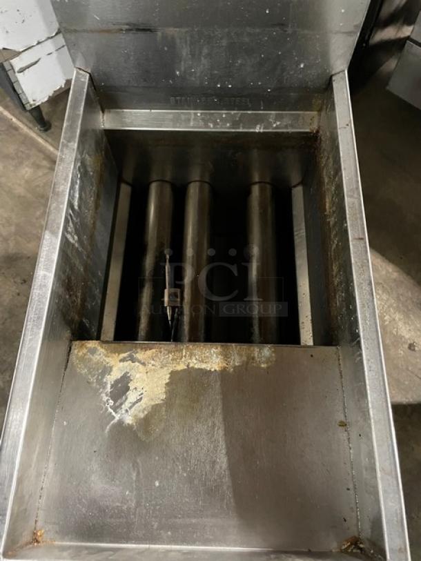 American Range Commercial Stainless Steel Natural Gas Powered Deep Fat Fryer! With Back Splash! On Legs! - Image 6 of 10