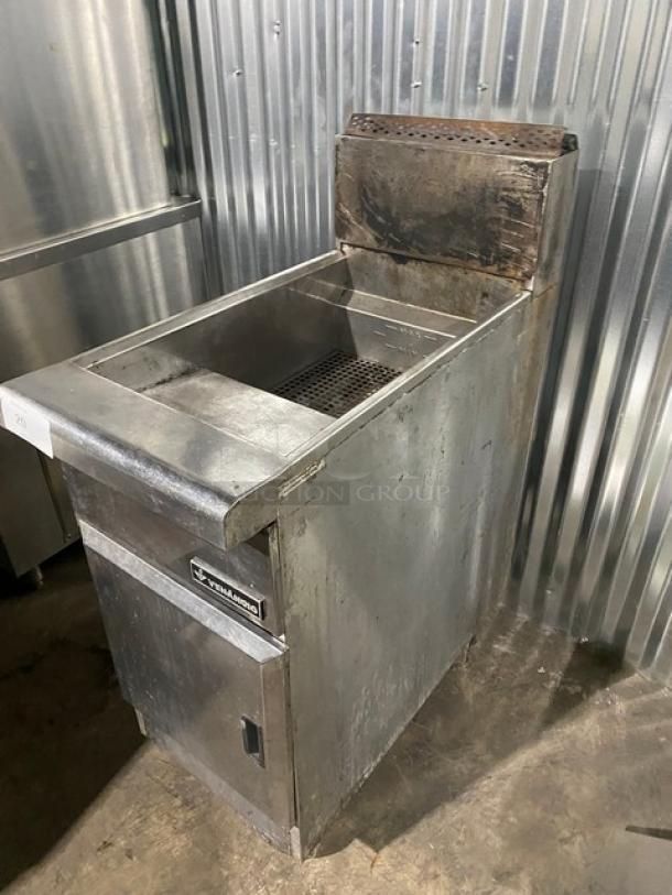 Venancio Commercial Stainless Steel Liquid Propane Powered Deep Fat Fryer! With Back Splash! SN: 2449902110190621! On Casters! - Image 2 of 10