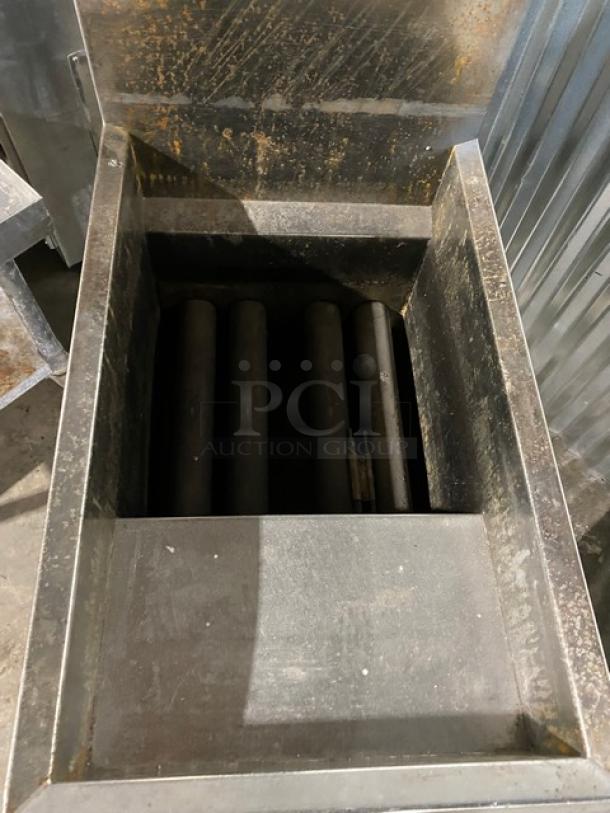 Pitco Frialator Series Commercial Stainless Steel Natural Gas Powered Deep Fat Fryer! With Back Splash! On Legs! - Image 5 of 9