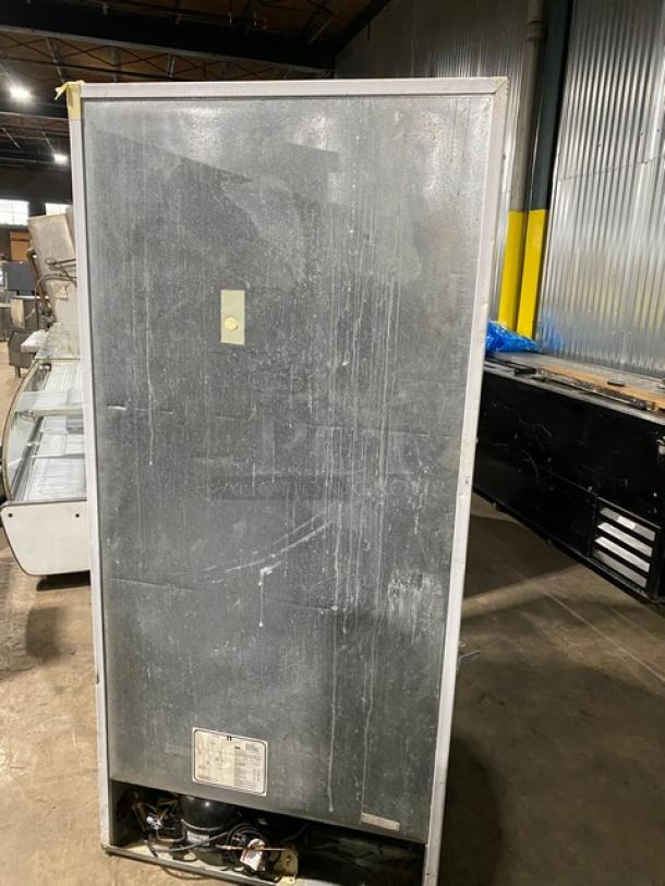 Frigidaire By Electrolux Commercial White Single Door Reach In Upright Free-Standing Freezer! Energy Star Certified! With Poly Coated Wire Racks! Model: FFFH20F2QWC SN: WB71461162! 115V 1 Phase! - Image 3 of 9