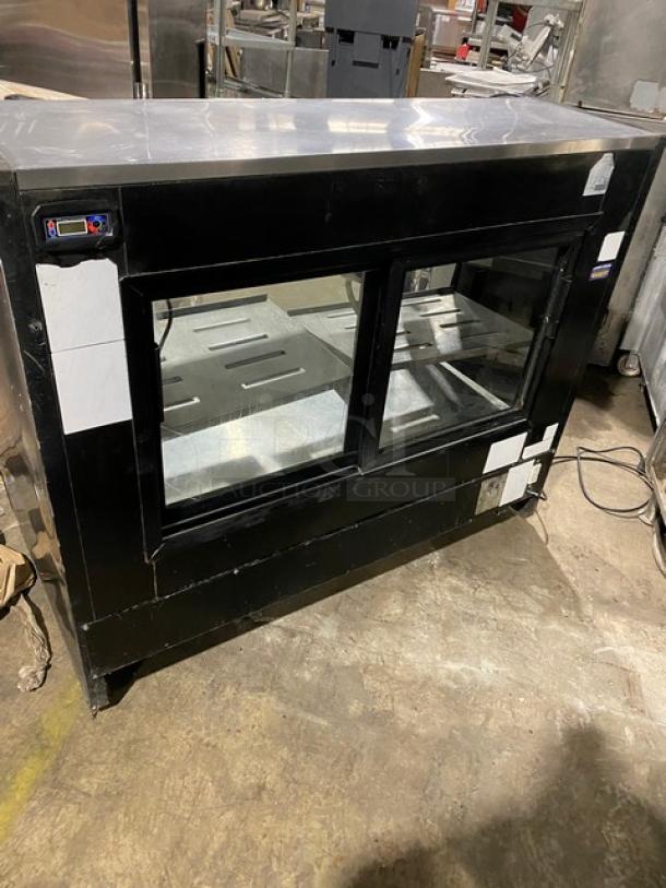 TorRey Commercial Curved Glass Refrigerated Bakery/Deli Merchandiser Display Case! With Adjustable Shelves! With Rear Access Double Glass Sliding Doors! - Image 3 of 9