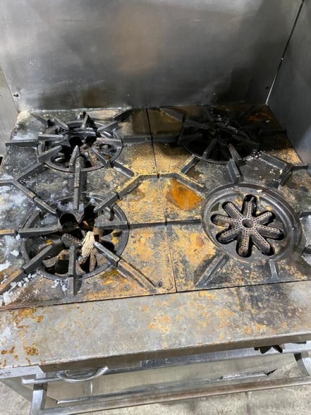 Garland Commercial Stainless Steel Natural Gas Powered 4 Burner Range/Oven Combo! With Back & Right-Side Splash! With Enclosed Type Overhead Salamander Shelf! On Casters! - Image 5 of 10