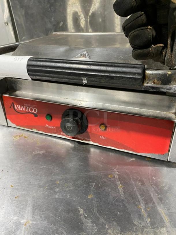 Avantco Commercial Stainless Steel Electric Powered Countertop Panini/Sandwich Press Grill! With Smooth Cast Iron Grates! - Image 6 of 8