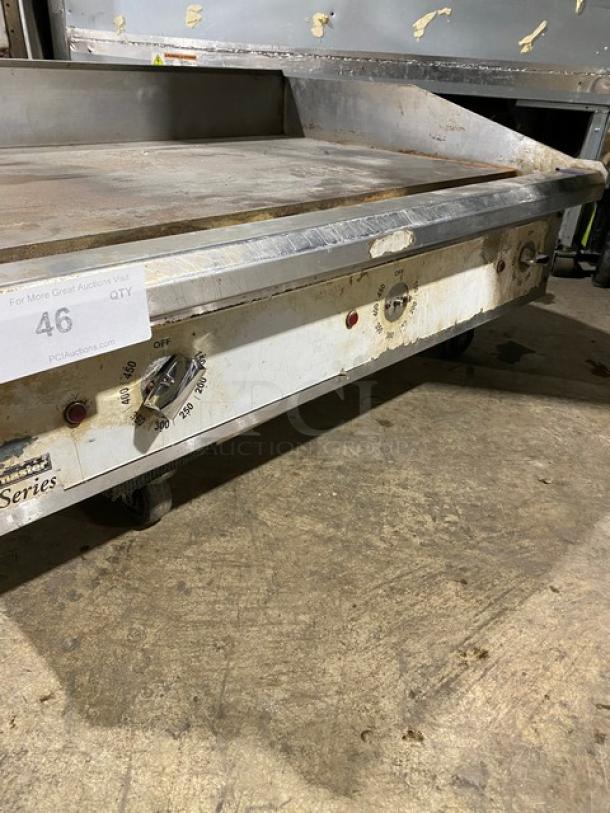 Toastmaster Pro-Series Commercial Electric Powered Countertop Flat Griddle! With Thermostatic Controls! With Back & Side Splash! - Image 7 of 8