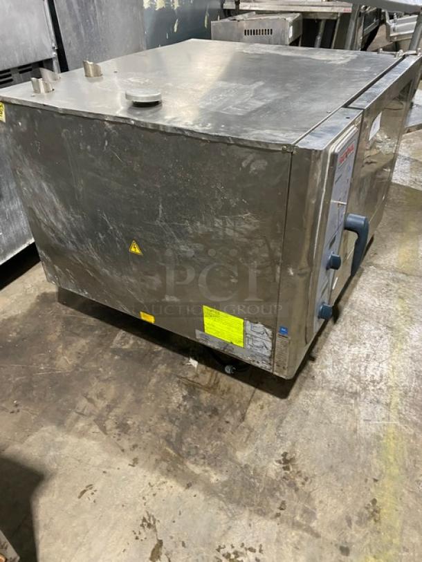 Rational CombiMaster Series Commercial Stainless Steel Natural Gas Powered Countertop Combi Convection Oven!  With Wire Oven Racks! Model: CM62G SN: G62ME05062034437! 120V 1 Phase! - Image 4 of 9