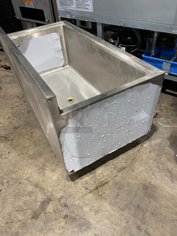 L & J Manufacturing Commercial Stainless Steel Underbar Ice Bin! With Back Splash! With Basket Drain! - Image 4 of 7