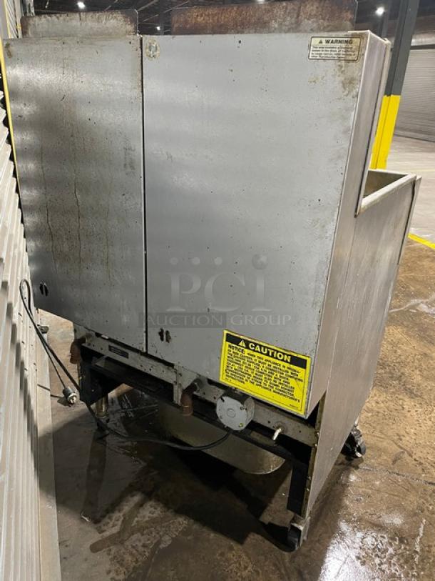 Vulcan Commercial Stainless Steel Natural Gas Powered Double Bay Deep Fat Fryer! With Back Splash & Basket Hangers! - Image 3 of 9
