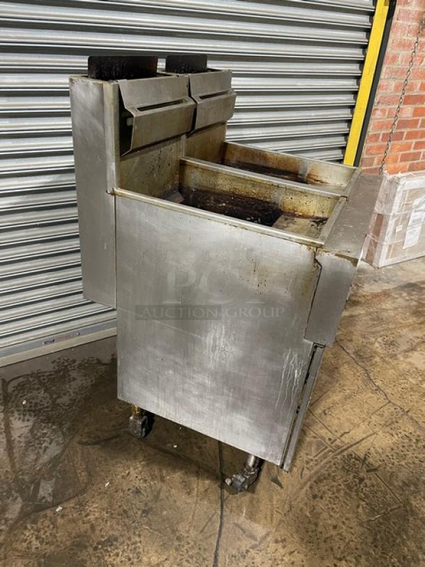 Vulcan Commercial Stainless Steel Natural Gas Powered Double Bay Deep Fat Fryer! With Back Splash & Basket Hangers! - Image 4 of 9