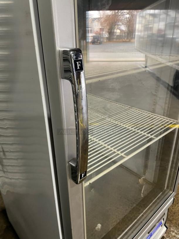 Everest Commercial Single Glass Door Frozen Foods Style Reach In Merchandiser Freezer! With Poly Coated Wire Racks! Model: EMGF23 SN: BMGF2318040020! 115V 1 Phase! - Image 9 of 10