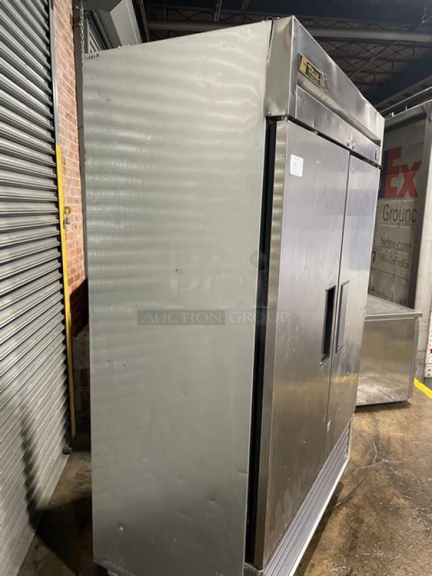 True Commercial Stainless Steel Solid 2 Door Reach In Freezer! With Poly Coated Wire Racks! Model: T-49 SN: 1-3548796! 115V 1 Phase! On Casters! - Image 4 of 9