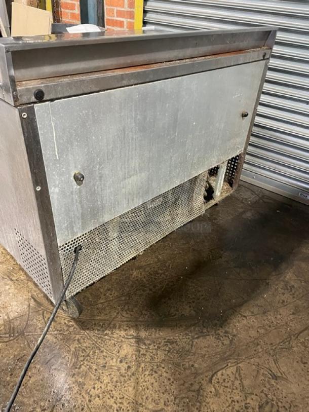 True Commercial Stainless Steel 2 Door Refrigerated Worktop Table! With Back Splash! With Poly Coated Wire Racks! Model: TWT-48 SN: 1-4623994! 115V 1 Phase! On Casters! - Image 3 of 9