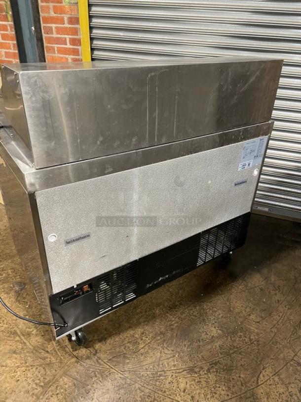 Adcraft Commercial Stainless Steel 2 Door Refrigerated Bain Marie Style Mega Top Salad/Sandwich Prep Table! With Poly Coated Wire Racks! Model: SLM-2D SN: 6128420214050801! 115V 1 Phase! On Casters! - Image 3 of 10