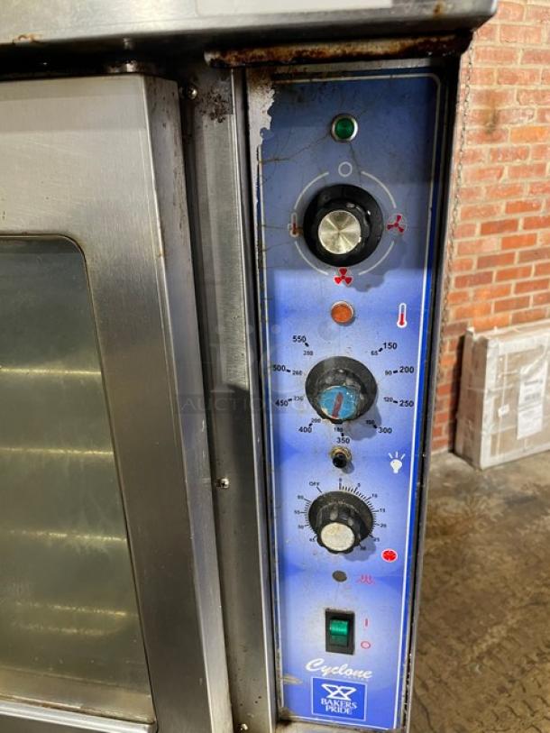 Bakers Pride Cyclone Series Commercial Stainless Steel Natural Gas Powered Single Stack Convection Oven! With Wire Oven Racks! On Legs! - Image 7 of 12