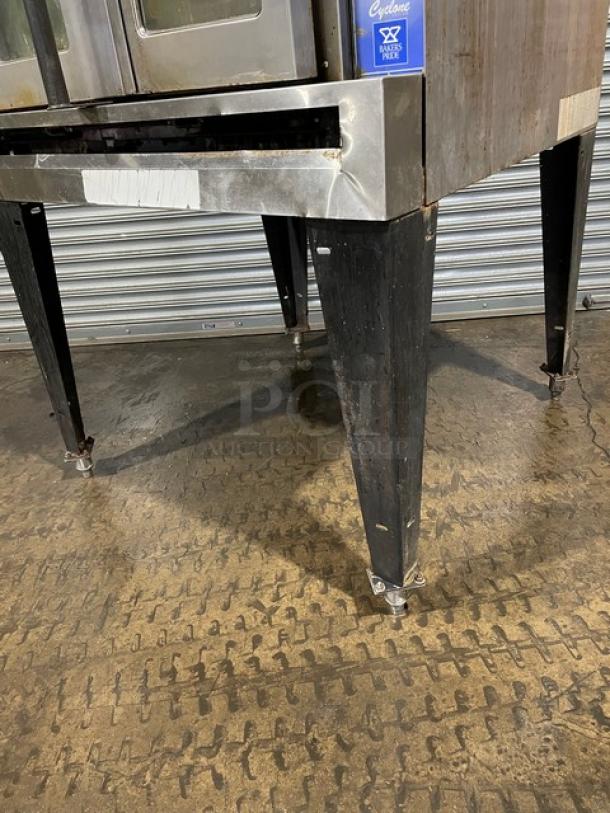 Bakers Pride Cyclone Series Commercial Stainless Steel Natural Gas Powered Single Stack Convection Oven! With Wire Oven Racks! On Legs! - Image 8 of 12