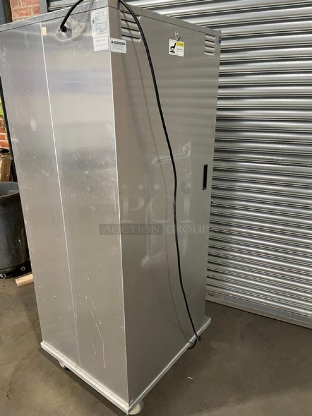Cres Cor Commercial Stainless Steel Half Door Single Sectioned Insulted Mobile Hot Food Holding/Proofing Cabinet! With Built-In Pan Holding Racks! Model: H1381834D SN: HBF-J393514-10! 120V 1 Phase! On Casters! - Image 4 of 9