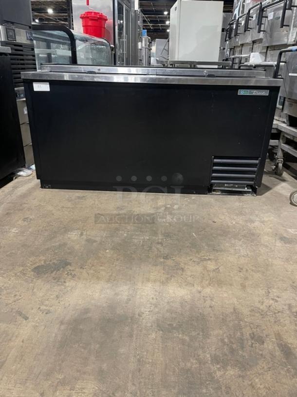 True Commercial Black Powder-Coated Horizontal Forced Air Bottle Cooler! With Double Sliding Stainless Steel Top Lids! Model: TD-65-24-HC SN: 9897102! 115V 1 Phase! - Image 1 of 9