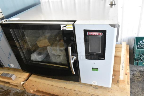 BRAND NEW SCRATCH AND DENT! 2018 Blodgett BLCT-62/CPE 2.06 Stainless Steel Commercial Electric Powered Combi Convection Oven w/ View Through Door and Metal Oven Racks. 208 Volts, 3 Phase. - Image 1 of 7