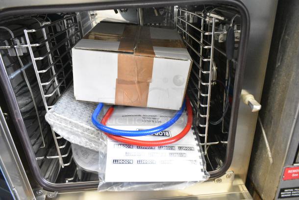 BRAND NEW SCRATCH AND DENT! Blodgett BLCT23E/CSII CPE 2306 HE1 Stainless Steel Commercial Electric Powered Combi Convection Oven w/ View Through Door and Metal Oven Racks. 440/480 Volts, 3 Phase. - Image 4 of 7
