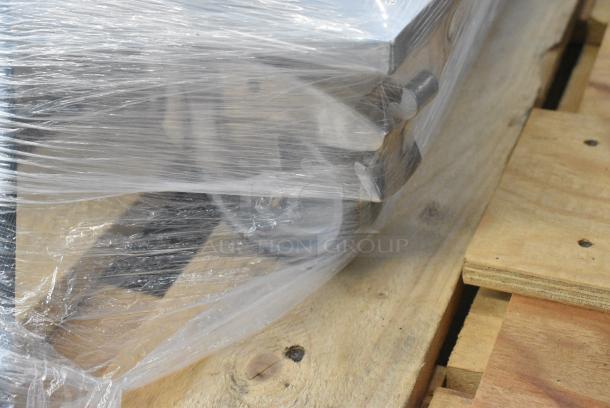 BRAND NEW SCRATCH AND DENT! Blodgett Metal Pan Transport Roll In Oven Rack on Commercial Casters. - Image 3 of 4