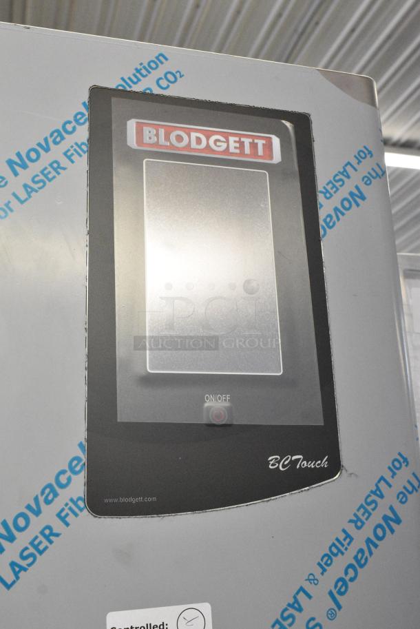 BRAND NEW SCRATCH AND DENT! Blodgett BCP-202/KPE 2.20 Stainless Steel Commercial Electric Powered Roll In Rack Combi Convection Oven w/ View Through Door and Metal Pan Transport Rack. 208 Volts, 3 Phase. - Image 4 of 7