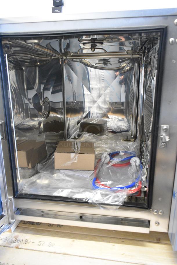 BRAND NEW SCRATCH AND DENT! Blodgett BCT-61/KPE-1.06 Stainless Steel Commercial Electric Powered Combi Convection Oven w/ View Through Door and Metal Oven Racks. 480 Volts, 3 Phase. - Image 4 of 6
