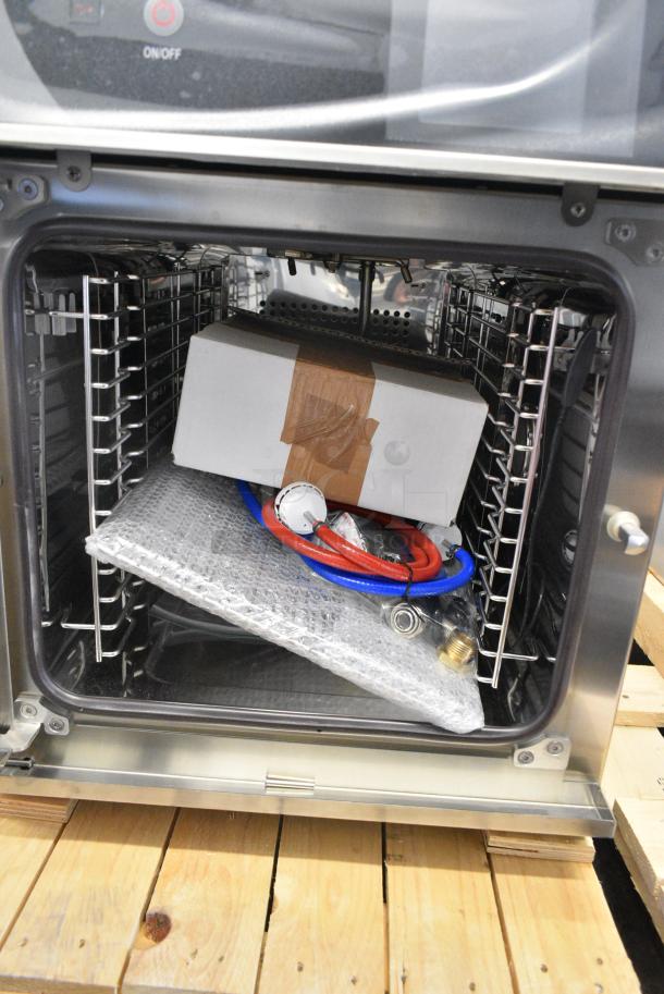 BRAND NEW SCRATCH AND DENT! Blodgett BLCT6E/CSII CPE 1.06 HE1 Stainless Steel Commercial Electric Powered Combi Convection Oven w/ View Through Door and Metal Oven Racks. Comes w/ Stacking Kit! 440/480 Volts, 3 Phase. - Image 5 of 8