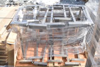 7 BRAND NEW SCRATCH AND DENT! Blodgett 61387 Metal Stacking Stands for 61/61-61/101. 7 Times Your Bid!