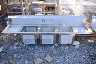 BRAND NEW SCRATCH AND DENT! Regency 600S31515215 Stainless Steel 3 Bay Sink w/ Dual Drain Boards. No Legs.