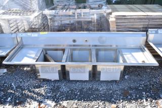 BRAND NEW SCRATCH AND DENT! Regency 600S31620218 Stainless Steel 3 Bay Sink w/ Dual Drain Boards.