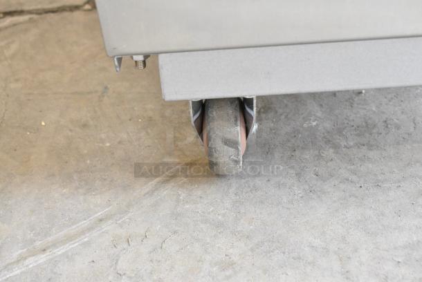 BRAND NEW SCRATCH AND DENT! 2024 Fryclone 259OFM85 85 lb. Low-Profile Portable Fryer Oil Filter Machine with 2-Way Pump on Commercial Casters. 120 Volts, 1 Phase. - Image 3 of 6