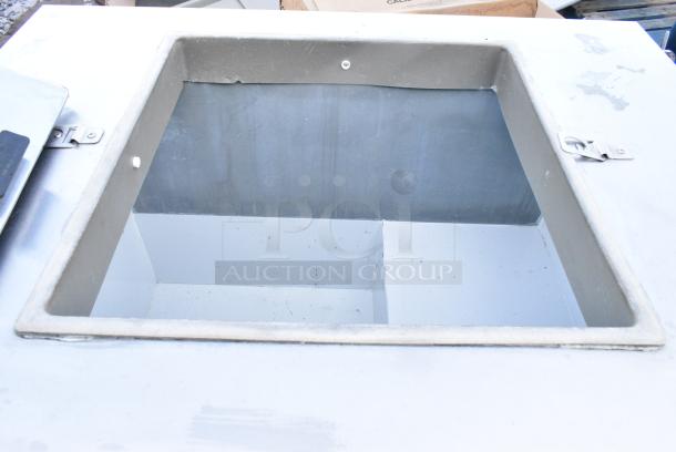 Stainless Steel Commercial Chest Freezer w/ Center Hinge Lid. 115 Volts, 1 Phase. - Image 4 of 6