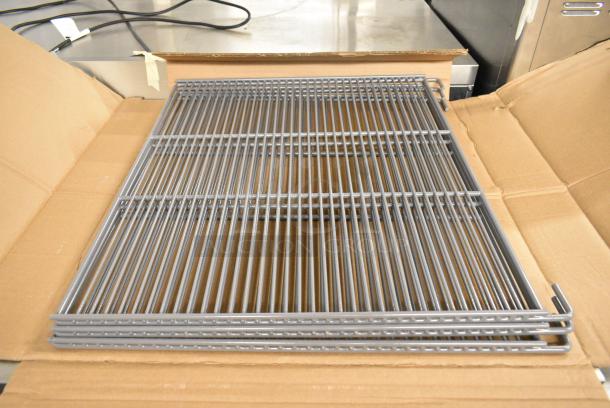 BRAND NEW SCRATCH AND DENT! 2024 True TWT-72-HC Stainless Steel Commercial 3 Door Work Top Cooler. 115 Volts, 1 Phase. Tested and Working! - Image 2 of 9