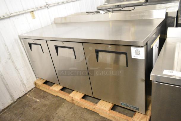 BRAND NEW SCRATCH AND DENT! 2024 True TWT-72-HC Stainless Steel Commercial 3 Door Work Top Cooler. 115 Volts, 1 Phase. Tested and Working! - Image 3 of 9