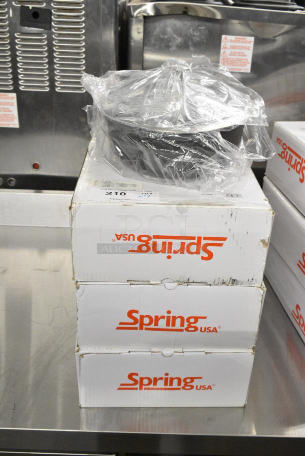 4 BRAND NEW SCRATCH AND DENT! Spring USA Motif Cook & Serve 8 Qt. Titanium Non-Stick Deep Oval Roaster with Cover 8270-8/38. 4 Times Your Bid! - Image 1 of 7