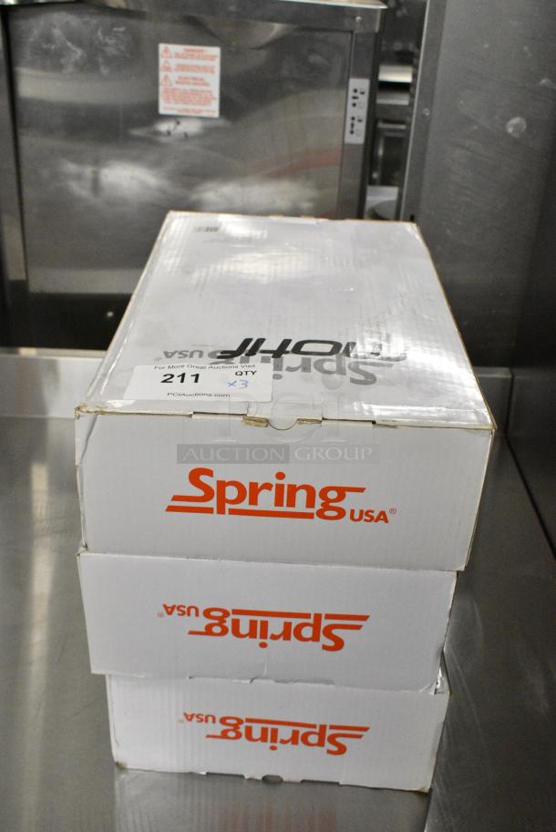 3 BRAND NEW SCRATCH AND DENT! Spring USA Motif Cook & Serve 8 Qt. Titanium Non-Stick Deep Oval Roaster with Cover 8270-8/38. 3 Times Your Bid! - Image 6 of 7