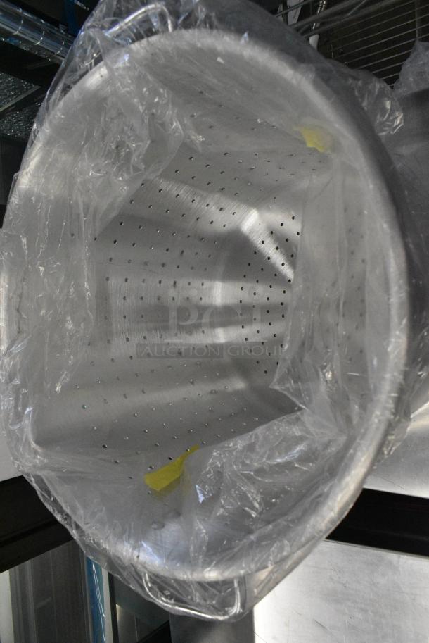 BRAND NEW SCRATCH AND DENT! 40748QTALUMT Choice 48 Qt. Tapered Aluminum Vegetable Colander with Handles - Image 3 of 4